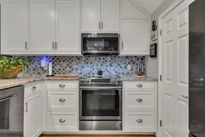 57 Club Villa Drive #102, Roaring Gap, NC 28668 - Photo 15