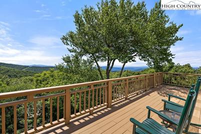 302 N Pinnacle Ridge Road, Beech Mountain, NC 28604 - Photo 1