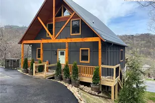 609 Beech Mountain Pkwy, Beech Mountain, NC 28604 - Photo 1