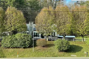 702 Pineola St, Newland, NC 28657 - Photo 1