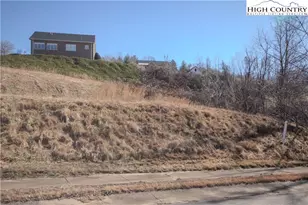 747 SE Chatsworth St, Lenoir, NC 28645 - Photo 1