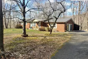 3916 Elk Park Hwy, Elk Park, NC 28622 - Photo 1