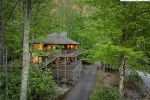 102 Rhododendron Dr, Beech Mountain, NC 28604 - Photo 1