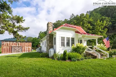 2402 194 S Highway, Sugar Grove, NC 28679 - Photo 1