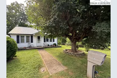 511 Ridgecrest Avenue, West Jefferson, NC 28694 - Photo 1