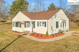 566 Buck Mountain Cir, West Jefferson, NC 28694 - Photo 1