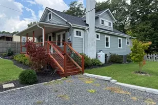 404 Mountain Ave, West Jefferson, NC 28694 - Photo 1