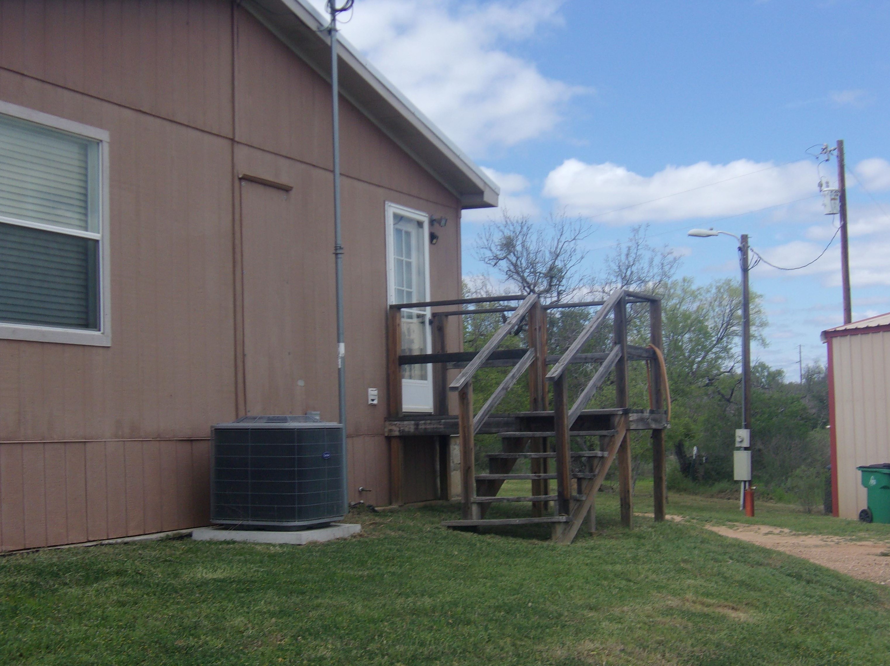 117 Oak Mountain Cir, Sunrise Beach TX  78643-9558 exterior