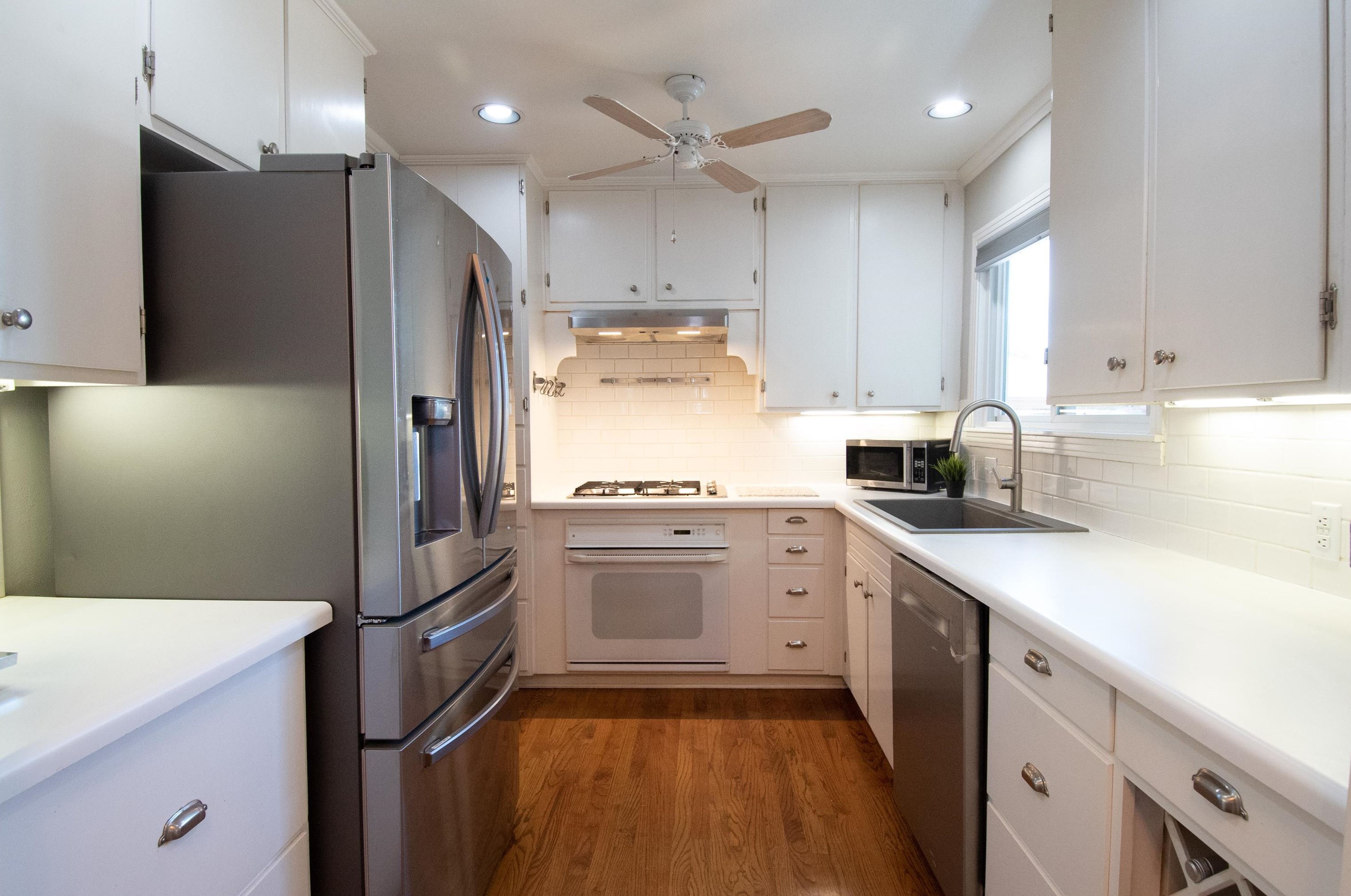 1709 Oatman St, Sunrise Beach TX  78643-2728 exterior