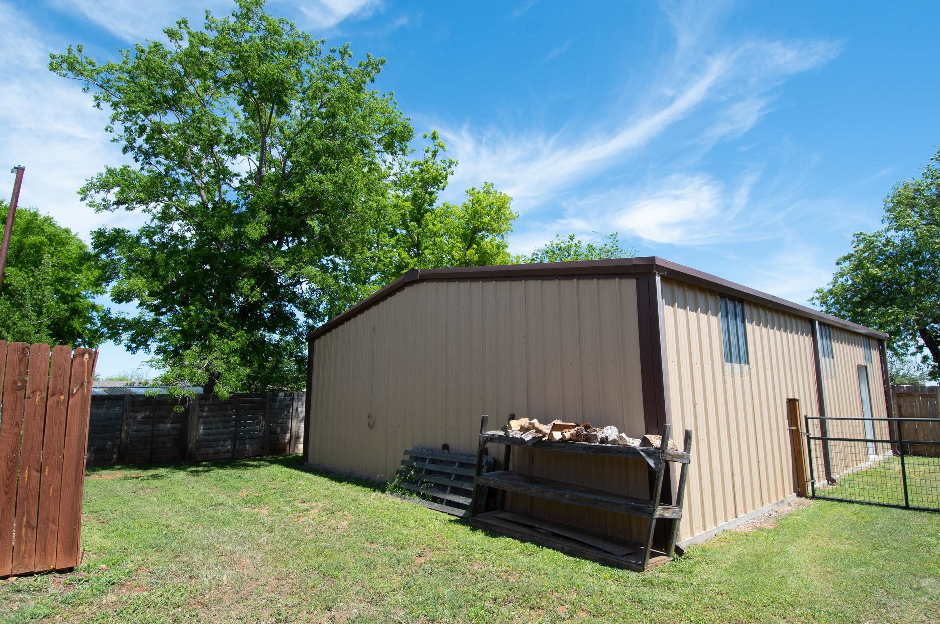 1709 Oatman St, Sunrise Beach TX  78643-2728 exterior