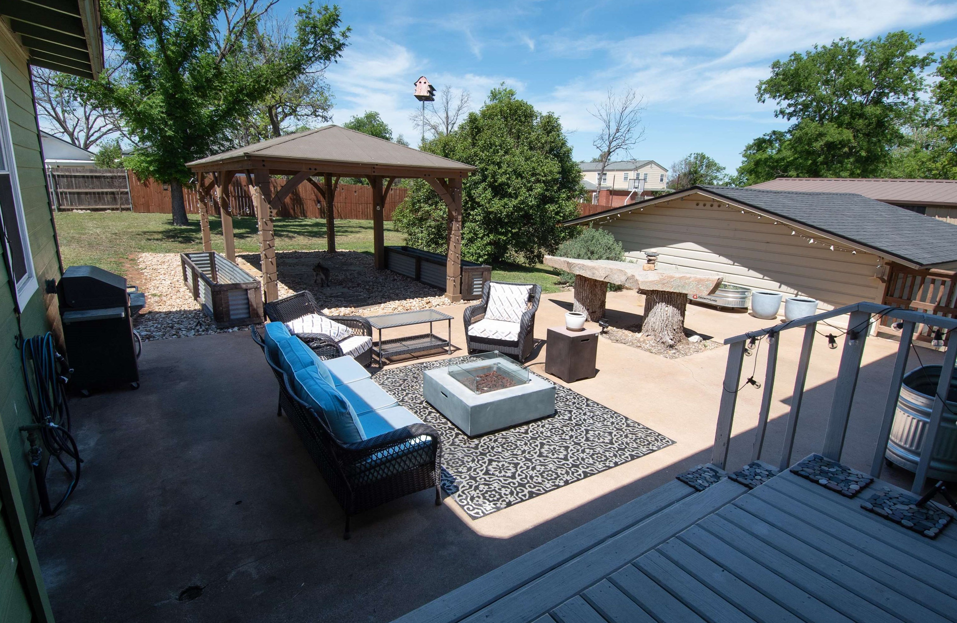1709 Oatman St, Sunrise Beach TX  78643-2728 exterior