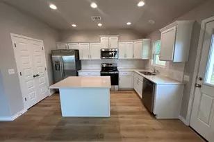 848 Driftwood Ln, Cottonwood Shores, TX 78657 - Photo 3