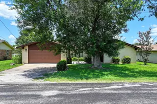 106 Flamingo Cir, Highland Haven, TX 78654 - Photo 5