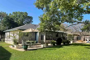 1113 Hackberry Dr, Marble Falls, TX 78654 - Photo 17