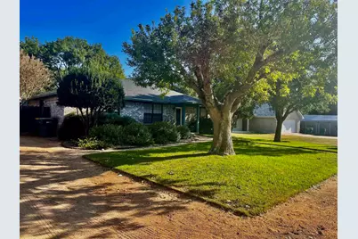 1113 Hackberry Drive, Marble Falls, TX 78654 - Photo 3