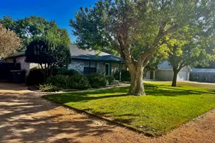 1113 Hackberry Dr, Marble Falls, TX 78654 - Photo 3