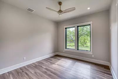 106 Edwards Circle, Horseshoe Bay, TX 78657 - Photo 9