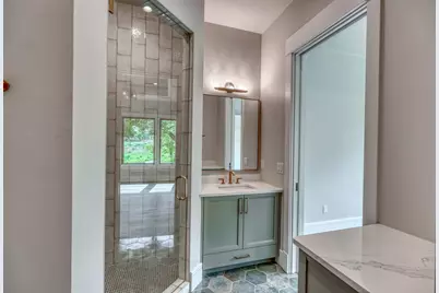 106 Edwards Circle, Horseshoe Bay, TX 78657 - Photo 13