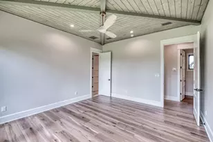 106 Edwards Cir, Horseshoe Bay, TX 78657 - Photo 17