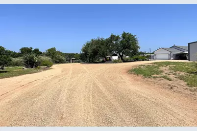 202 W Rio Llano Drive, Llano, TX 78643 - Photo 3