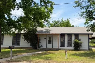 900 E Wallace, Llano, TX 78643 - Photo 1