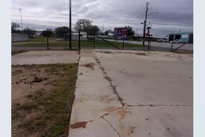 1202 Bessemer, Llano, TX 78643 - Photo 9