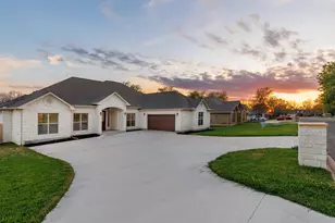 181 Broadmoor St, Meadowlakes, TX 78654 - Photo 1