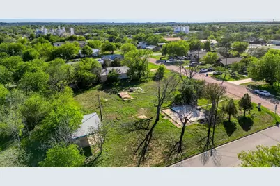 309 Avenue M, Marble Falls, TX 78654 - Photo 21