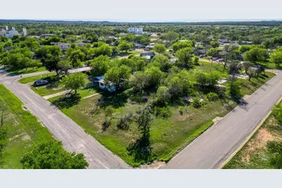 309 Avenue M, Marble Falls, TX 78654 - Photo 11