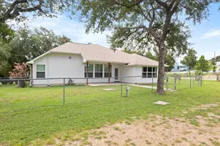 112 Mari Ln, Spicewood, TX 78669 - Photo 3