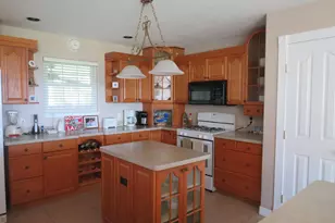 220 W Lakecrest Dr, Bluffton, TX 78607 - Photo 9