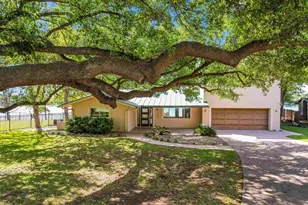 1704 Bluebonnet, Kingsland, TX 78639 - Photo 13