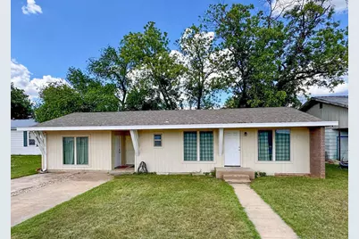 1107 E Brown Street, Llano, TX 78643 - Photo 1