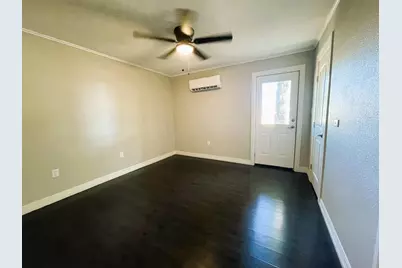 1107 E Brown Street, Llano, TX 78643 - Photo 9