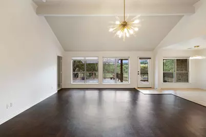 215 Maverick Circle, Horseshoe Bay, TX 78657 - Photo 5