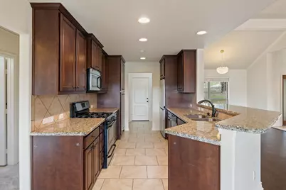 215 Maverick Circle, Horseshoe Bay, TX 78657 - Photo 11