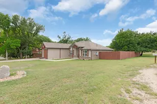 1202 S Willis, Lampasas, TX 76550 - Photo 5