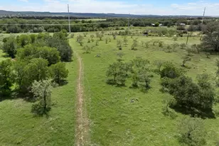 7866 County Road 404 Rd, Spicewood, TX 78669 - Photo 5