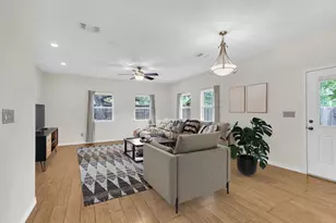 607 5th St, Marble Falls, TX 78654 - Photo 3