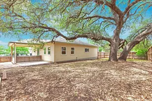 607 5th St, Marble Falls, TX 78654 - Photo 17