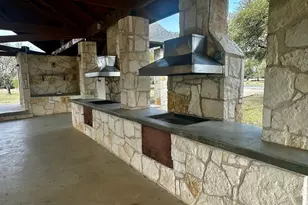 712 Coventry Rd, Spicewood, TX 78669 - Photo 5