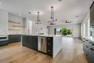 98 Wennmohs Pl, Horseshoe Bay, TX 78657 - Photo 9