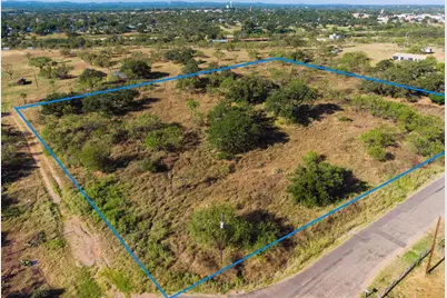 800 E Tarrant St, Llano, TX 78643 - Photo 3