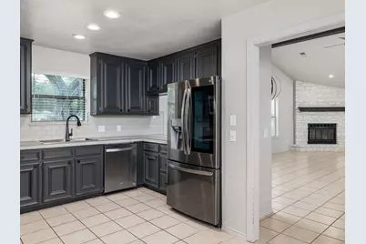 26 Fairway Ln, Meadowlakes, TX 78654 - Photo 11