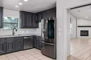 26 Fairway Ln, Meadowlakes, TX 78654 - Photo 11