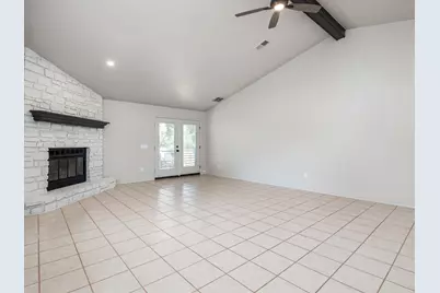 26 Fairway Ln, Meadowlakes, TX 78654 - Photo 5