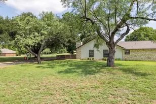 26 Fairway Ln, Meadowlakes, TX 78654 - Photo 23