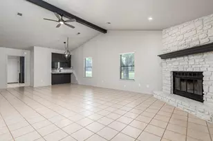 26 Fairway Ln, Meadowlakes, TX 78654 - Photo 7