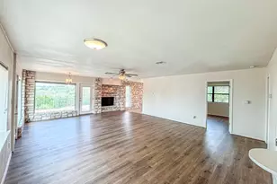 302 Dogie Dr, Horseshoe Bay, TX 78657 - Photo 11