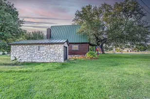 401 Lake Point Dr, Horseshoe Bay, TX 78657 - Photo 3